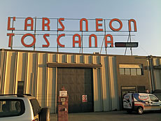 Insegne luminose e cartellonistica - L'Ars Neon Toscana